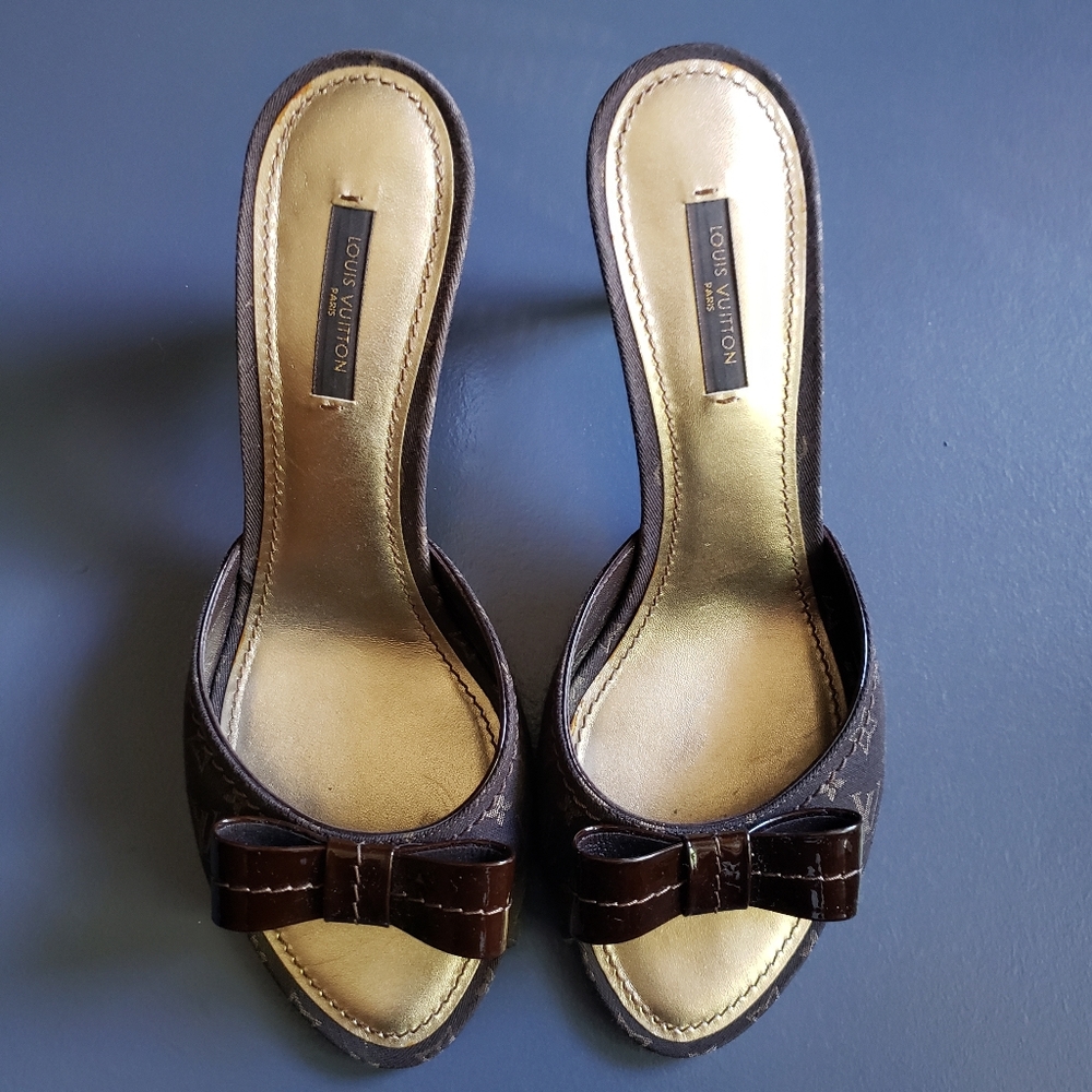LV Monogram Mule w/ Patent Leather Bow- Size 8 1/2